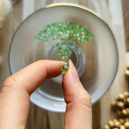 5 x Facettierte Glasperlen | in Reinvented Peridot | 6 mm | Für Mikromakramee, Schmuck & DIY‘s