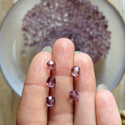 5 x Facettierte Glasperlen | in Light Amethyst | 6 mm  Für Mikromakramee, Schmuck & DIY‘s