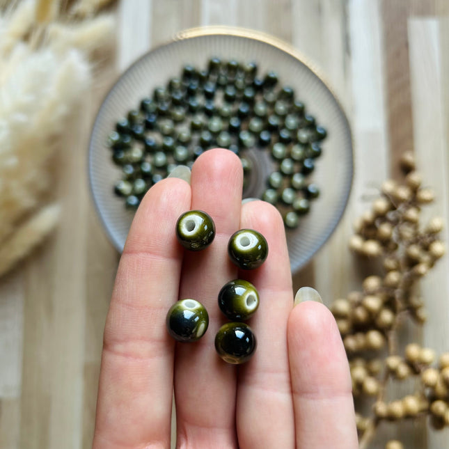 10 x runde Perlen aus Keramik | in Grün | Für Mikromakramee, Schmuck & DIY‘s