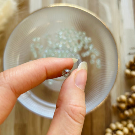 5 x Facettierte Glasperlen | in Hellgrün| 6 mm | Für Mikromakramee, Schmuck & DIY‘s