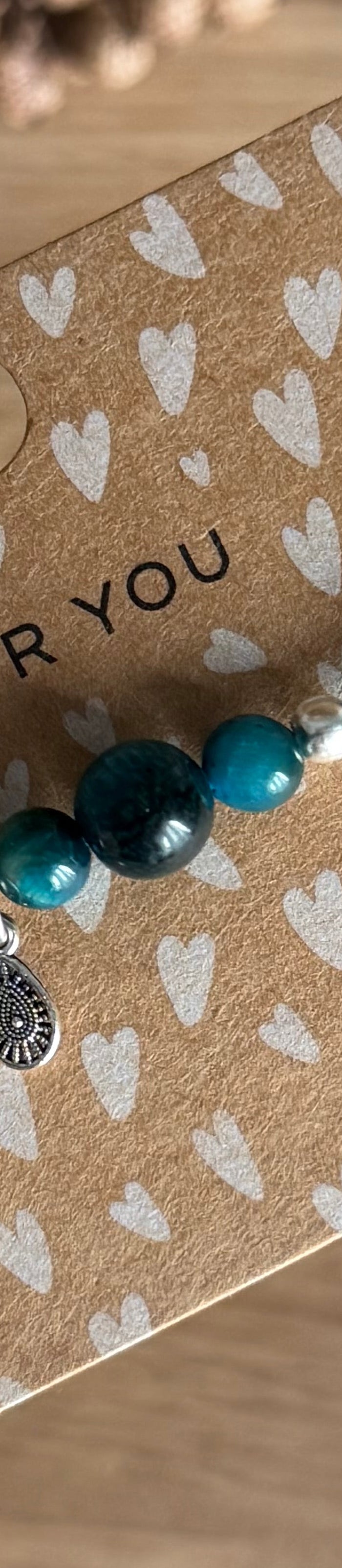 <h1><strong>Makramee Armbänder - Handgeknüpfte Unikate</strong></h1>