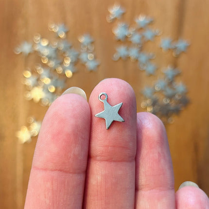 1 x Stern-Anhänger | in Silberoptik | Für Mikromakramee, Schmuck & DIY’s