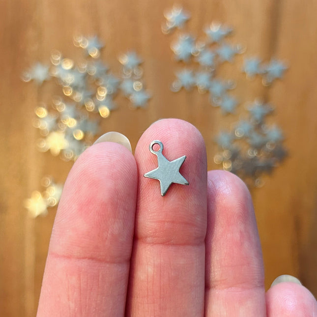 1 x Stern-Anhänger | in Silberoptik | Für Mikromakramee, Schmuck & DIY’s