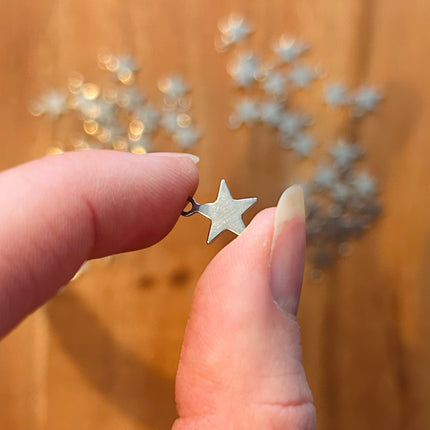 1 x Stern-Anhänger | in Silberoptik | Für Mikromakramee, Schmuck & DIY’s