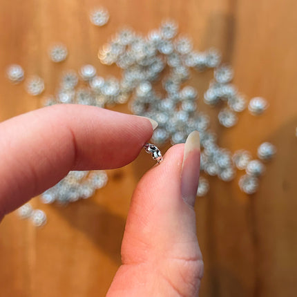 2 x Blumenperle aus Metall | in Silber | Für Mikromakramee, Schmuck & DIY‘s