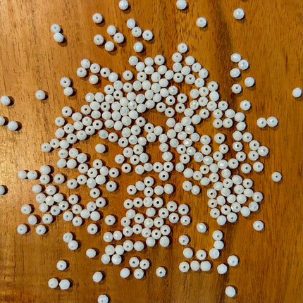 10 x Facettierte Glasperlen | in Weiß | 4 mm | Für Mikromakramee, Schmuck & DIY‘s