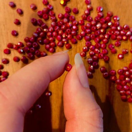 10 x Facettierte Glasperlen | in Amber-Weinrot | 4 mm | Für Mikromakramee, Schmuck & DIY‘s