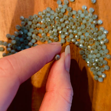 10 x Facettierte Glasperlen | in Hellem Mint | 4 mm | Für Mikromakramee, Schmuck & DIY‘s