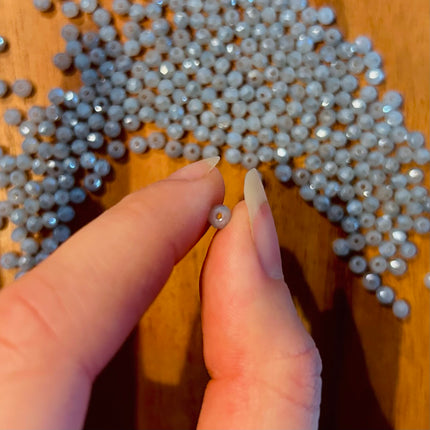 10 x Facettierte Glasperlen | in Hellem Graublau | 4 mm | Für Mikromakramee, Schmuck & DIY‘s (Kopie)