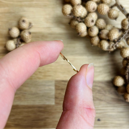 1 x Halbmond-Anhänger aus | in Gold | Für Mikromakramee, Schmuck & DIY‘s
