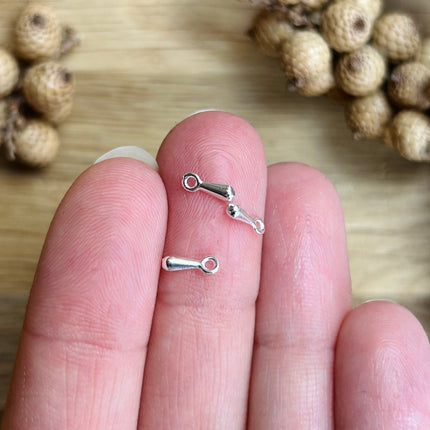 10 x Tropfen-Anhänger | in Silber | Für Mikromakramee, Schmuck & DIY‘s