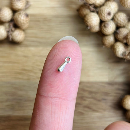 10 x Tropfen-Anhänger | in Silber | Für Mikromakramee, Schmuck & DIY‘s