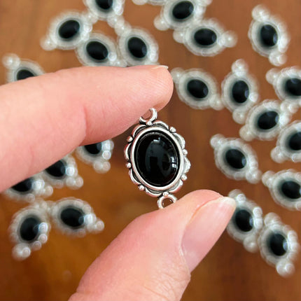 1 x Ovaler Verbinder im Vintage-Look mit Cabochon | in Silber & Schwarz | 20 x 13 mm | Für Mikromakramee, Schmuck & DIY‘s