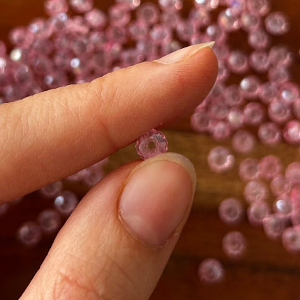 5 x Glänzende facettierte Perlen | in Rosa | 6 x 4 mm | Für Mikromakramee, Schmuck & DIY‘s