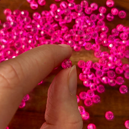 5 x Glänzende facettierte Perlen | in Pink | 6 x 4 mm | Für Mikromakramee, Schmuck & DIY‘s