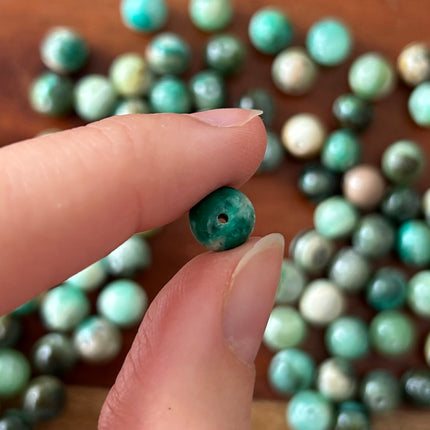 10 x Perlen aus Angelit | in Grün | 8 mm | Für Mikromakramee, Schmuck & DIY‘s