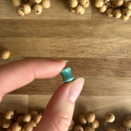 2 x  Rohrperlen aus Keramik | in Türkis | Für Mikromakramee, Schmuck & DIY‘s