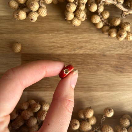 3 x flache, runde Perlen aus Keramik | in Rot | Für Mikro-Makramee, Schmuck & DIY‘s (Kopie)