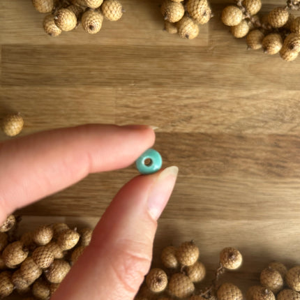 2 x  Rohrperlen aus Keramik | in Türkis | Für Mikromakramee, Schmuck & DIY‘s