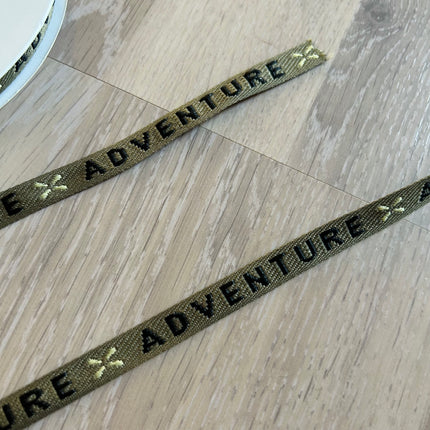 1 x Schmuckband mit "ADVENTURE" | in Khaki & Schwarz | 1 cm x 90 cm Länge | Für Schmuck & DIY‘s