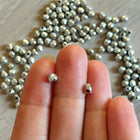 2 x Kleine Herz-Perle | in Silber | 4 x 3,5 mm | Für Mikromakramee, Schmuck & DIY‘s