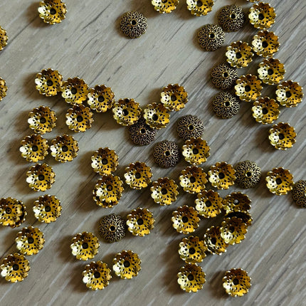 2 x Perlenkappe | in Gold | 8 x 8 mm | Für Mikromakramee, Schmuck & DIY‘s