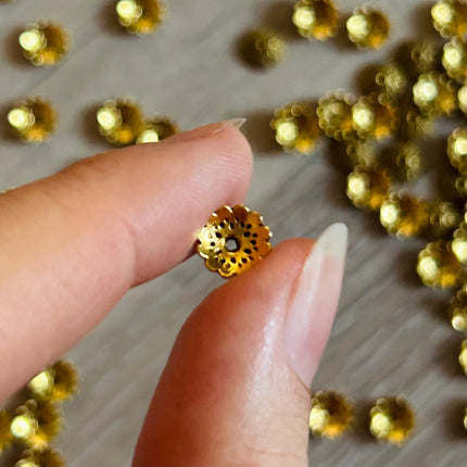 2 x Perlenkappe | in Gold | 8 x 8 mm | Für Mikromakramee, Schmuck & DIY‘s