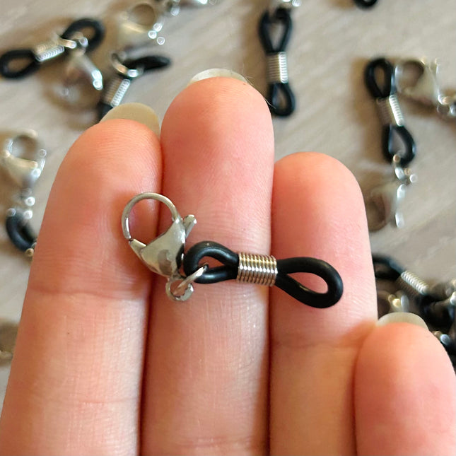 2 x Brillenband-Endstück mit Karabiner | in Silber & Schwarz | 3,6 cm | Für Mikromakramee, Schmuck & DIY‘s