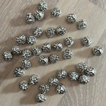 1 x Löwenkopf-Perle | aus Zink | in Silber | 13 x 12 mm | Für Mikromakramee, Schmuck & DIY‘s