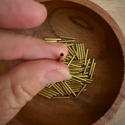 2 x Messingröhrchen Gold 2 x 15 mm (Loch 1,7 mm) - Röhrenperle für Mikro Makramee Schmuck DIY