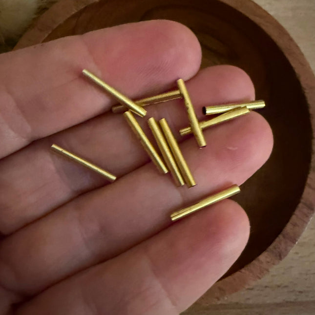2 x Messingröhrchen Gold 2 x 15 mm (Loch 1,7 mm) - Röhrenperle für Mikro Makramee Schmuck DIY