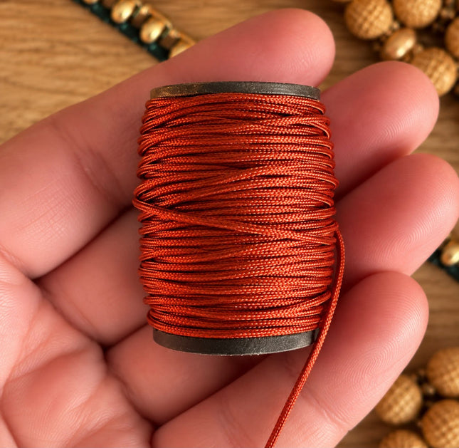1 x 10 m Rostrot (058) | Ungewachstes Polyestergarn 1 mm für Mikro Makramee | Schmuckherstellung DIY (Kopie)