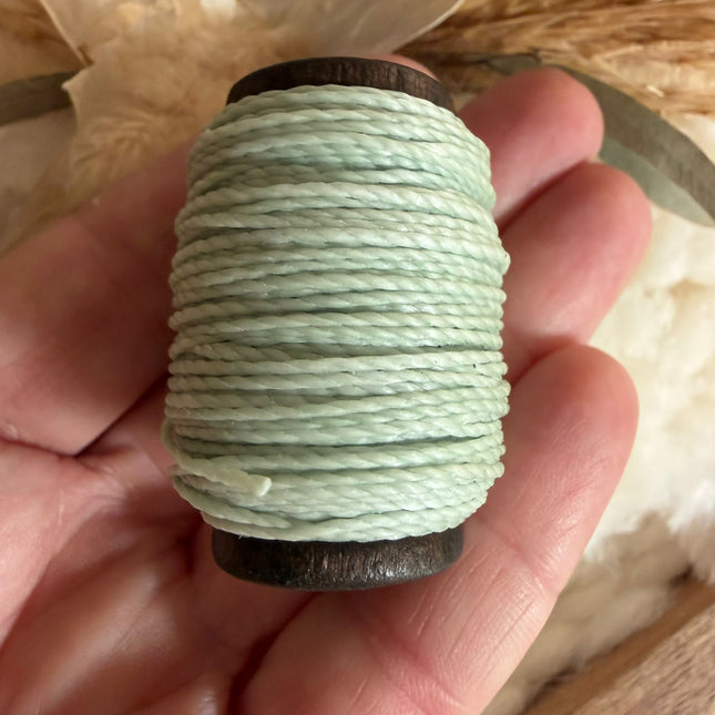 Hellgrün (397) | Linhasita® gewachstes Polyestergarn 0,75 &  1 mm | Verschiedene Längen | Für Schmuck